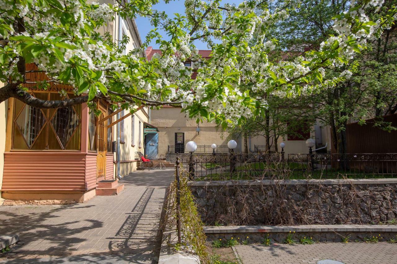 Хостел и туры Тринити Минск Экстерьер фото